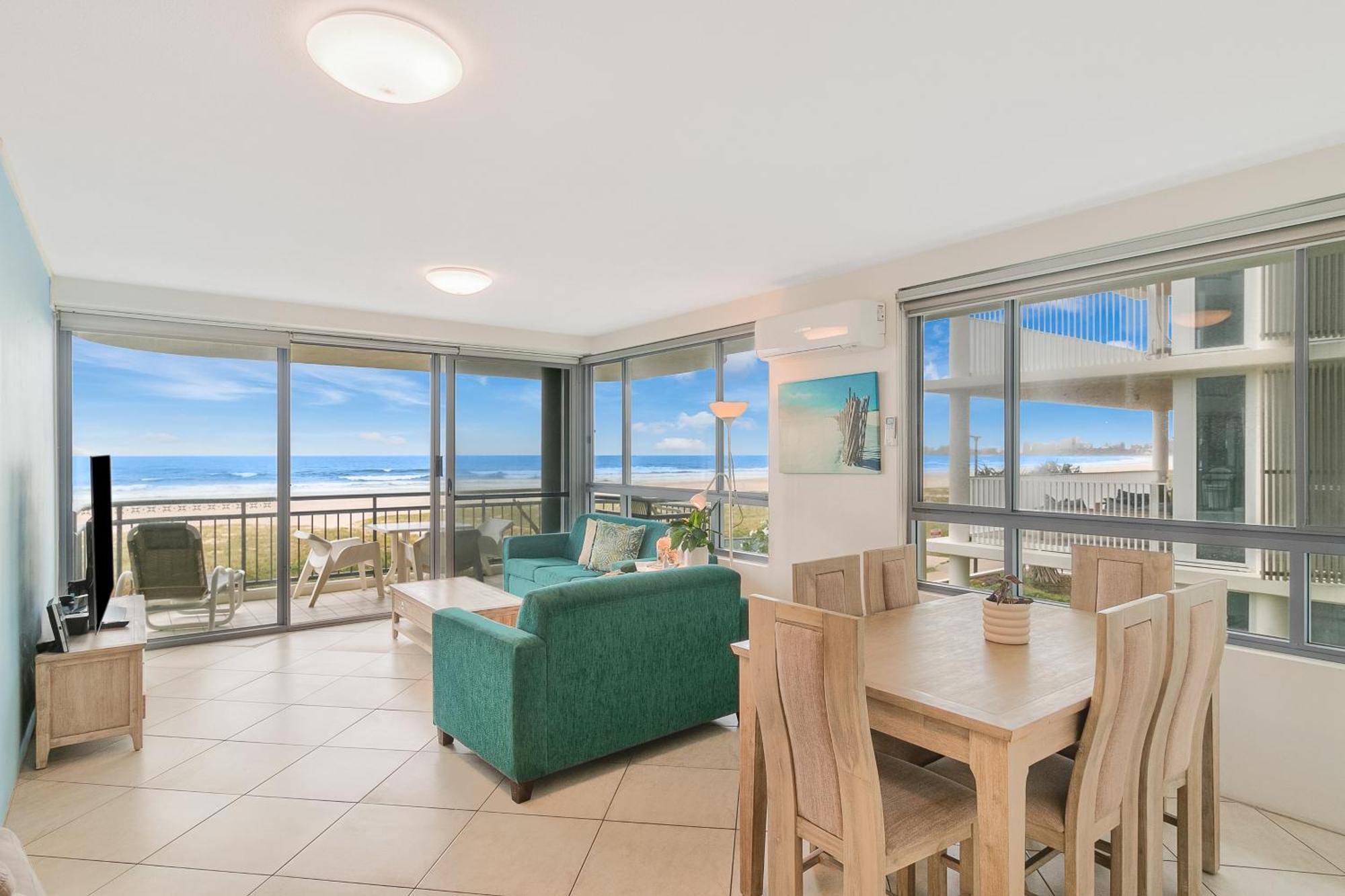 Oceanside Resort - Absolute Beachfront Apartments Gold Coast Exterior foto