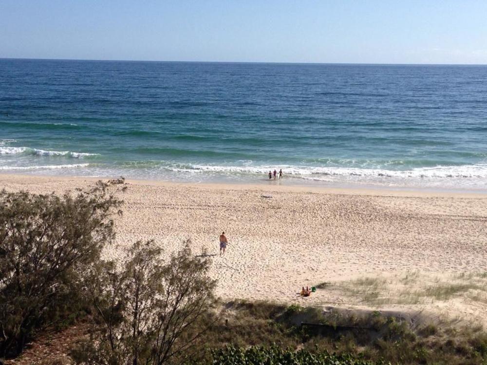 Oceanside Resort - Absolute Beachfront Apartments Gold Coast Exterior foto