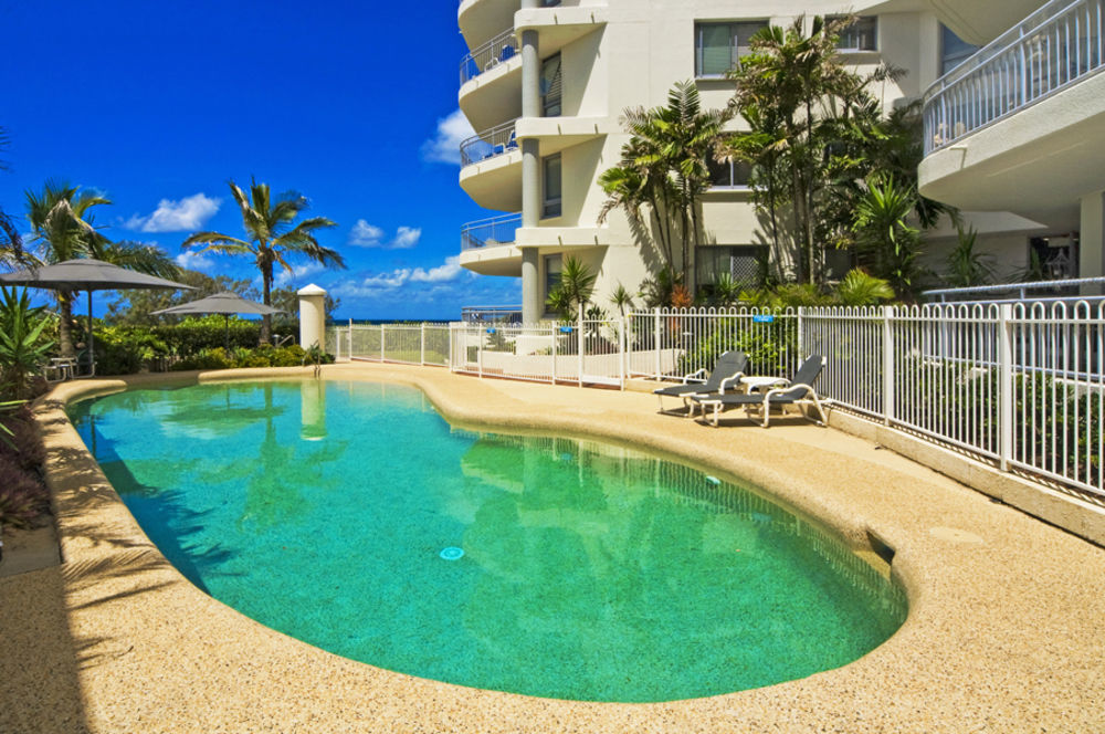 Oceanside Resort - Absolute Beachfront Apartments Gold Coast Exterior foto