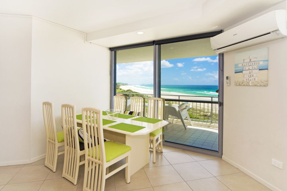 Oceanside Resort - Absolute Beachfront Apartments Gold Coast Exterior foto